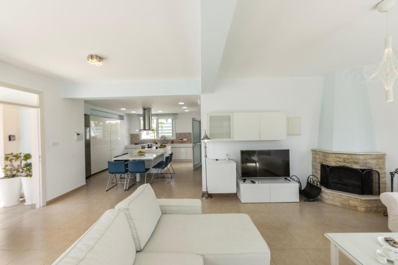 Protaras Sunrise Zen Seafront Villa Экстерьер фото